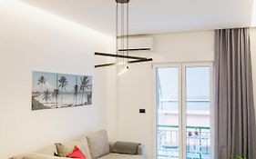 2 Bedroom Cozy Stylish Apartment